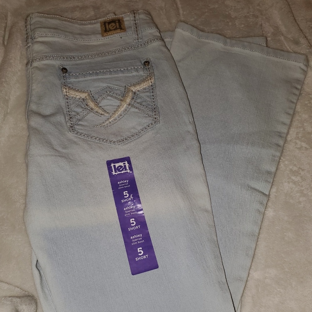 Slim boot low rise jeans
